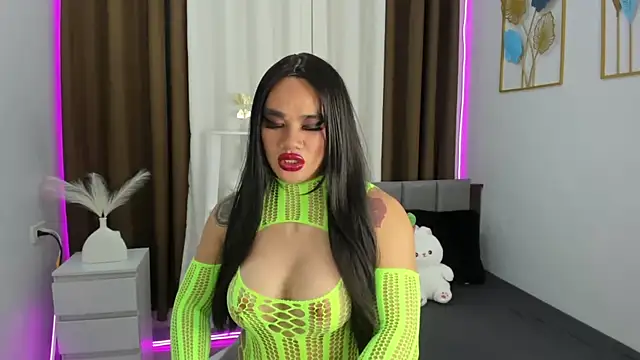 Malia Nicole online show from September 2025 07:28:01 PM