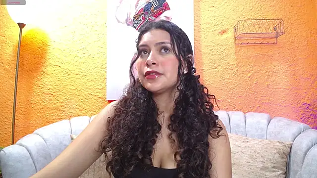 CurlyDani online show from October 2025 06:51:01 PM