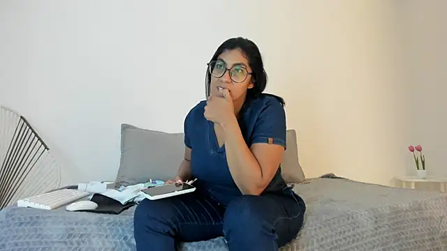  Miaa khalifa  online show from November 2025 12:37:01 PM