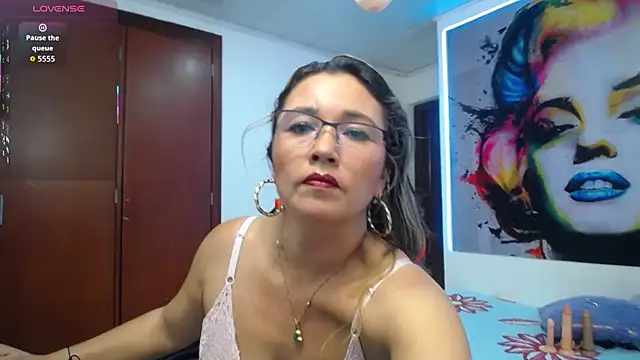 Snapshot of noelia_milf19 chatting on February 2026 01:05:02 AM noelia milf19 online show from February 2026 01:05:02 AM
