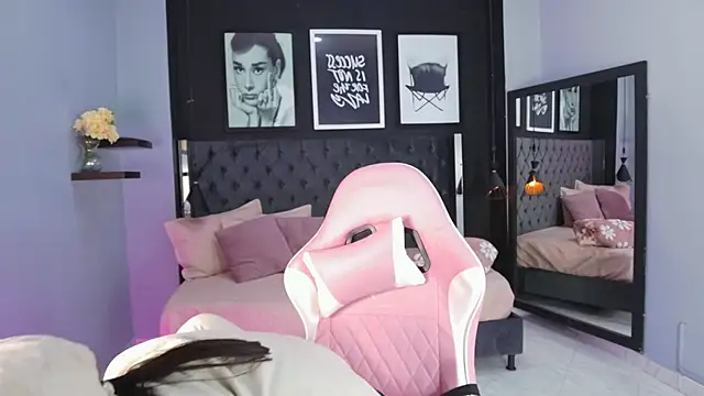 Snapshot of kitty_collins_ chatting on November 2025 12:05:02 PM kitty collins online show from November 2025 12:05:02 PM