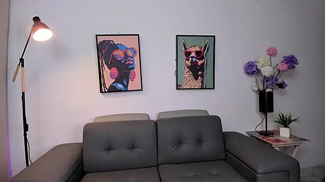 leyah  online show from March 2026 01:05:01 PM