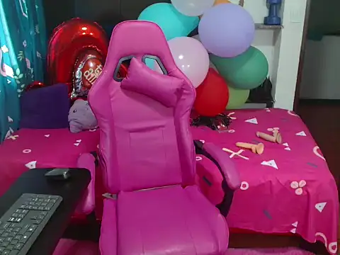 Snapshot of rous-kinky chatting on September 2025 01:14:02 PM rous-kinky online show from September 2025 01:14:02 PM