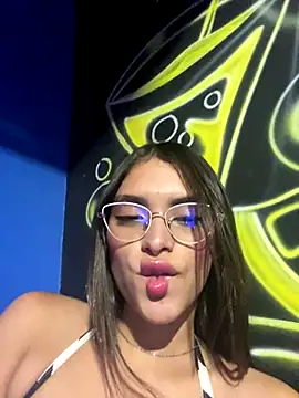 Snapshot of Hannacooper3 chatting on December 2025 03:58:02 AM Hannacooper3 online show from December 2025 03:58:02 AM