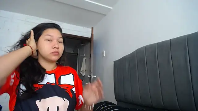 Naia Stant online show from September 2025 02:18:02 PM