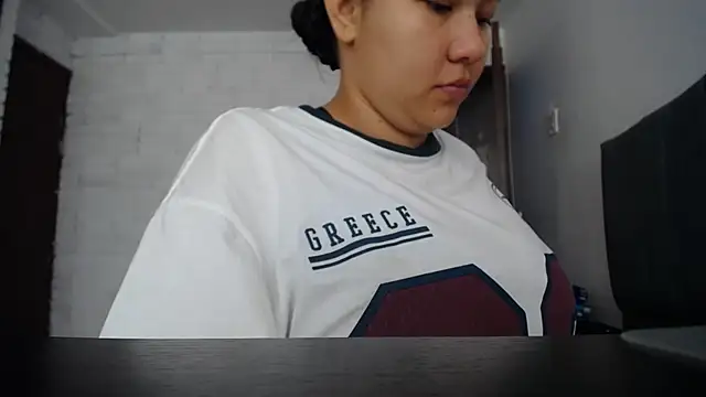 Naia Stant online show from October 2025 04:04:02 PM