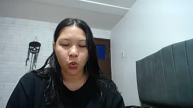 Naia Stant online show from October 2025 10:19:01 PM