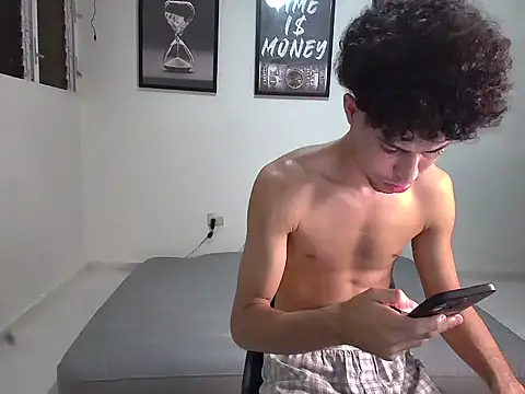 Snapshot of Dollarhot30 chatting on November 2025 06:25:02 AM Dollarhot30 online show from November 2025 06:25:02 AM