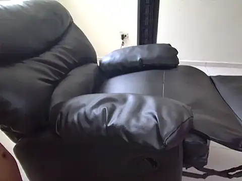 Dollarhot30 online show from June 2026 02:33:01 PM