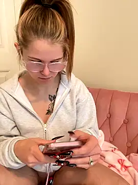 Snapshot of Riley_ray69 chatting on October 2025 05:52:01 PM Riley ray69 online show from October 2025 05:52:01 PM