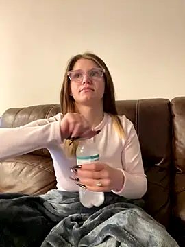 Snapshot of Riley_ray69 chatting on October 2025 04:42:01 PM Riley ray69 online show from October 2025 04:42:01 PM