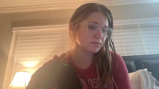 Snapshot of Riley_ray69 chatting on November 2025 11:40:02 PM Riley ray69 online show from November 2025 11:40:02 PM