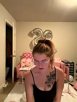 Snapshot of Riley_ray69 chatting on November 2025 03:29:02 AM Riley ray69 online show from November 2025 03:29:02 AM