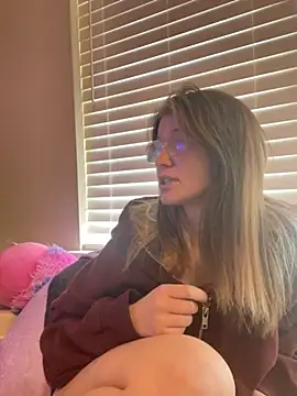 Snapshot of Riley_ray69 chatting on November 2025 06:57:02 PM Riley ray69 online show from November 2025 06:57:02 PM