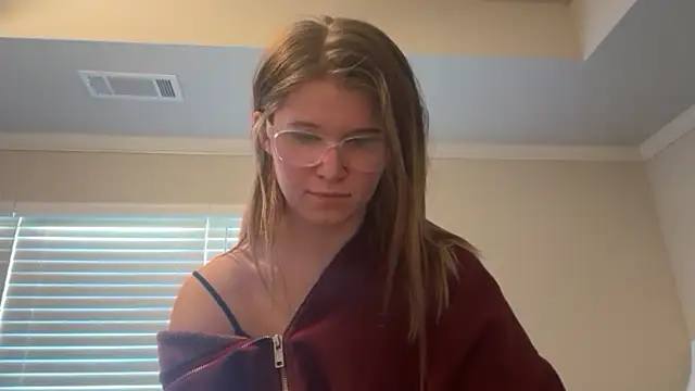 Snapshot of Riley_ray69 chatting on December 2025 07:40:02 PM Riley ray69 online show from December 2025 07:40:02 PM