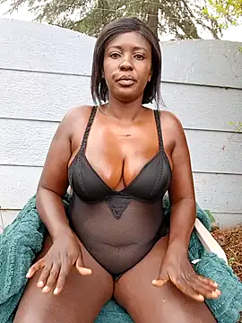 Snapshot of DarkQueen_94 chatting on October 2025 11:44:01 AM DarkQueen 94 online show from October 2025 11:44:01 AM