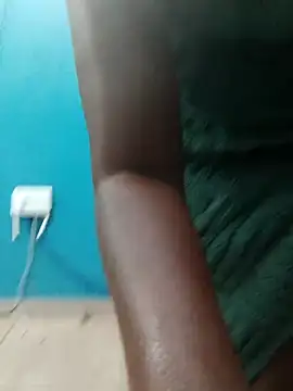 Snapshot of DarkQueen_94 chatting on November 2025 08:10:01 PM DarkQueen 94 online show from November 2025 08:10:01 PM