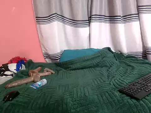 Snapshot of DarkQueen_94 chatting on November 2025 08:42:02 PM DarkQueen 94 online show from November 2025 08:42:02 PM