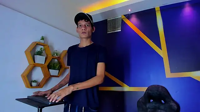 Snapshot of imperial_boys chatting on September 2025 04:12:01 AM imperial boys online show from September 2025 04:12:01 AM