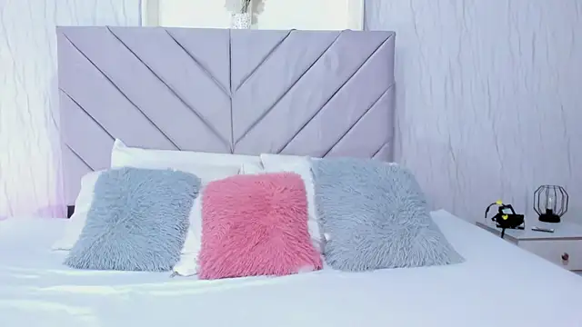 Victoria Guzman online show from February 2026 04:22:01 PM