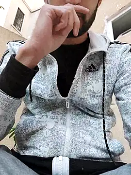 Snapshot of RaoufDz17cm chatting on November 2025 03:56:02 PM RaoufDz17cm online show from November 2025 03:56:02 PM