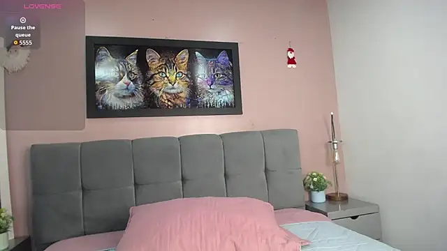 tiiny emilly online show from December 2025 08:49:02 PM