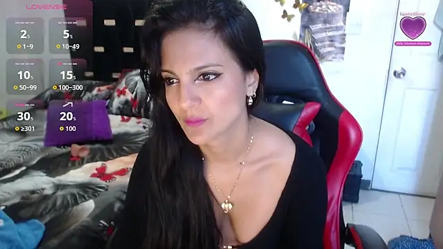 Snapshot of BasmaHernandez chatting on November 2025 01:11:01 PM BasmaHernandez online show from November 2025 01:11:01 PM