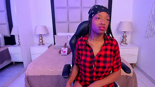 Snapshot of ElisabettaMonroy chatting on December 2025 05:32:01 PM ElisabettaMonroy online show from December 2025 05:32:01 PM