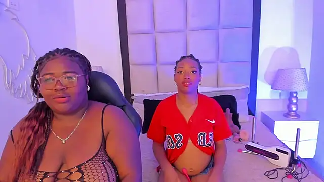 Snapshot of ElisabettaMonroy chatting on December 2025 04:02:02 PM ElisabettaMonroy online show from December 2025 04:02:02 PM