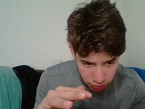 Maxtaylor18 online show from November 2025 11:47:02 PM