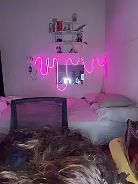 SoftLady S33 online show from April 2026 07:18:02 PM