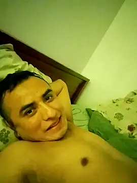 Snapshot of Locote15cm chatting on December 2025 03:11:02 AM Locote15cm online show from December 2025 03:11:02 AM