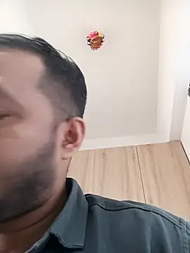 Snapshot of VJ17 chatting on November 2025 05:18:02 AM VJ17 online show from November 2025 05:18:02 AM