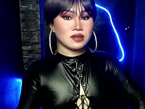 pretty lassy online show from October 2025 06:49:01 AM