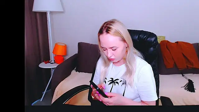 LiluMoon   online show from April 2026 08:13:01 AM