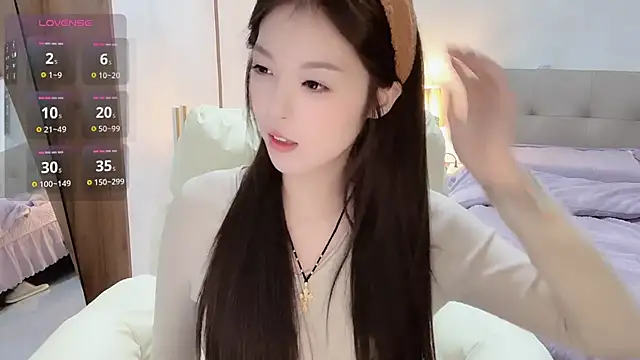 Snapshot of T-LL77- chatting on November 2025 04:07:01 PM T-LL77- online show from November 2025 04:07:01 PM