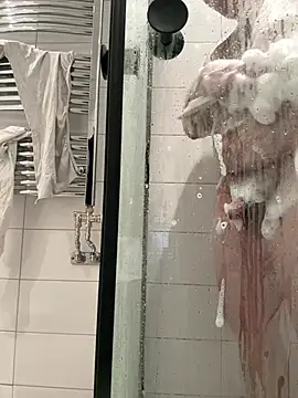 LicitInvader online show from April 2026 08:45:02 PM