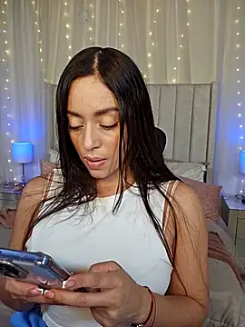 Snapshot of AriadnaTaylor chatting on July 2026 08:57:01 PM AriadnaTaylor online show from July 2026 08:57:01 PM