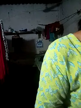 Snapshot of SEXY-MAHI4 chatting on April 2026 05:35:02 PM SEXY-MAHI4 online show from April 2026 05:35:02 PM