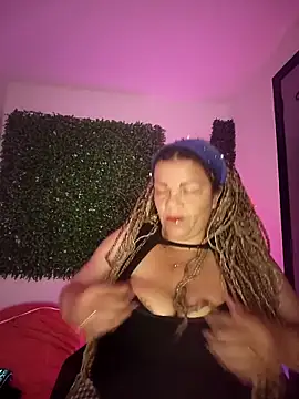 Snapshot of Eva_Luxei chatting on October 2025 12:20:01 PM Eva Luxei online show from October 2025 12:20:01 PM