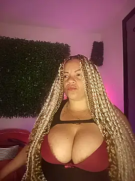 Snapshot of Eva_Luxei chatting on November 2025 12:39:02 PM Eva Luxei online show from November 2025 12:39:02 PM