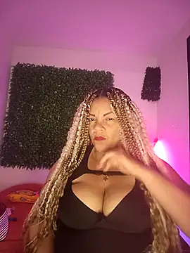 Snapshot of Eva_Luxei chatting on November 2025 08:03:01 PM Eva Luxei online show from November 2025 08:03:01 PM