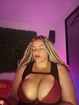 Snapshot of Eva_Luxei chatting on November 2025 11:27:01 AM Eva Luxei online show from November 2025 11:27:01 AM