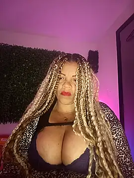 Snapshot of Eva_Luxei chatting on November 2025 05:07:01 AM Eva Luxei online show from November 2025 05:07:01 AM