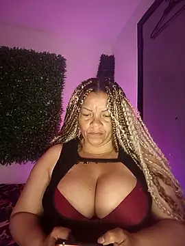 Snapshot of Eva_Luxei chatting on November 2025 05:10:01 AM Eva Luxei online show from November 2025 05:10:01 AM