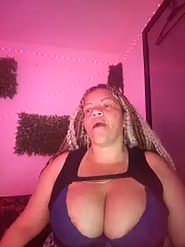 Snapshot of Eva_Luxei chatting on December 2025 08:13:02 PM Eva Luxei online show from December 2025 08:13:02 PM