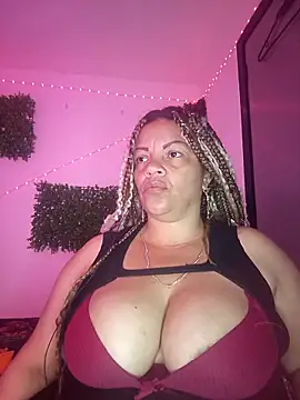 Snapshot of Eva_Luxei chatting on December 2025 08:18:01 AM Eva Luxei online show from December 2025 08:18:01 AM