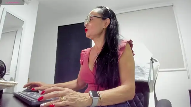 yulitza1025 online show from February 2026 11:51:01 AM