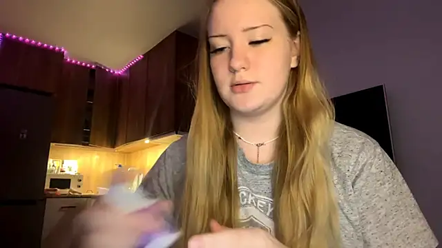 PandaFluff online show from April 2026 07:27:02 PM