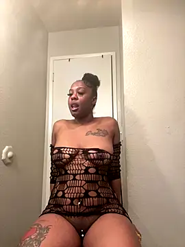 ObsessedWLyla online show from November 2025 08:57:01 AM